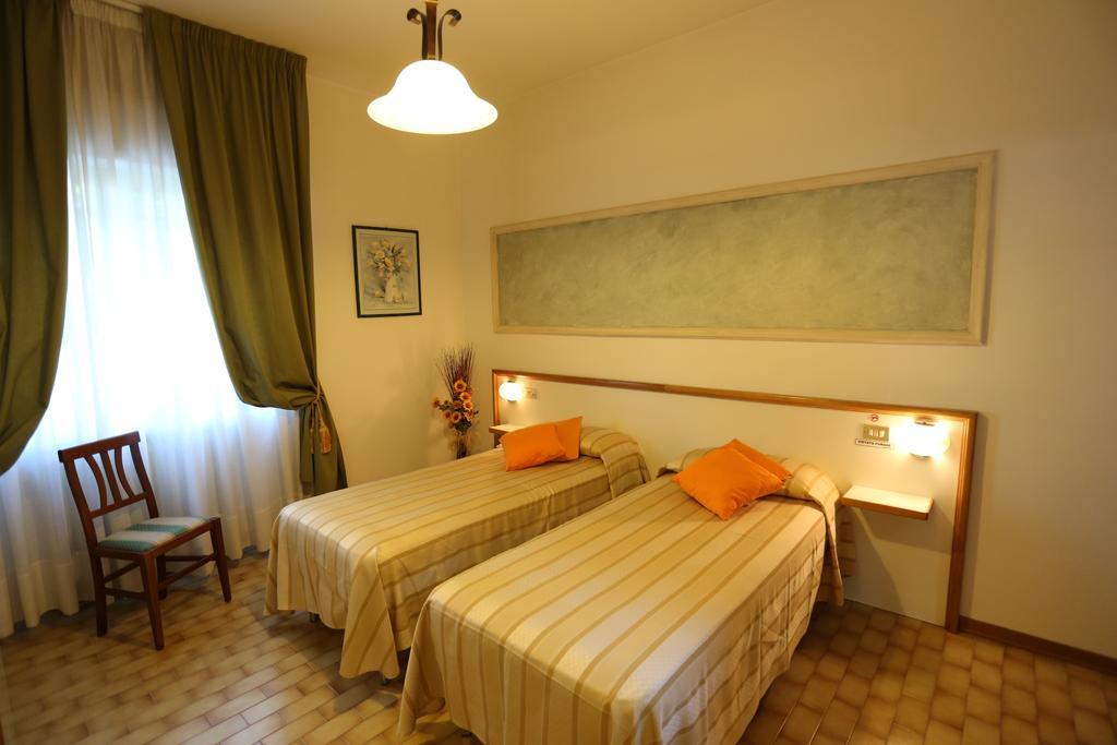 Hotel Vignola Assisi Exterior photo
